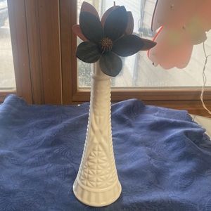 White bud vase